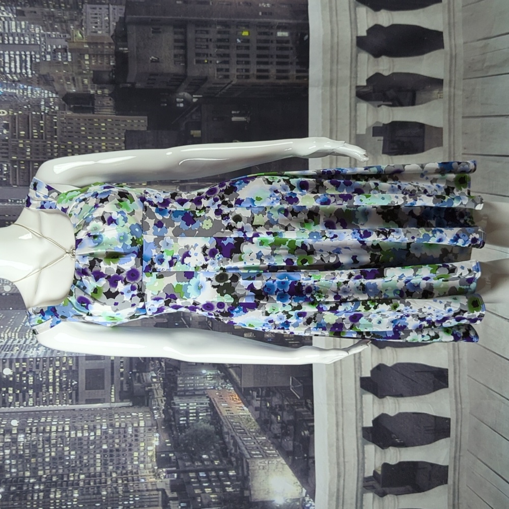 Dressbarn Form Fitting Floral Panel Dress size 4
